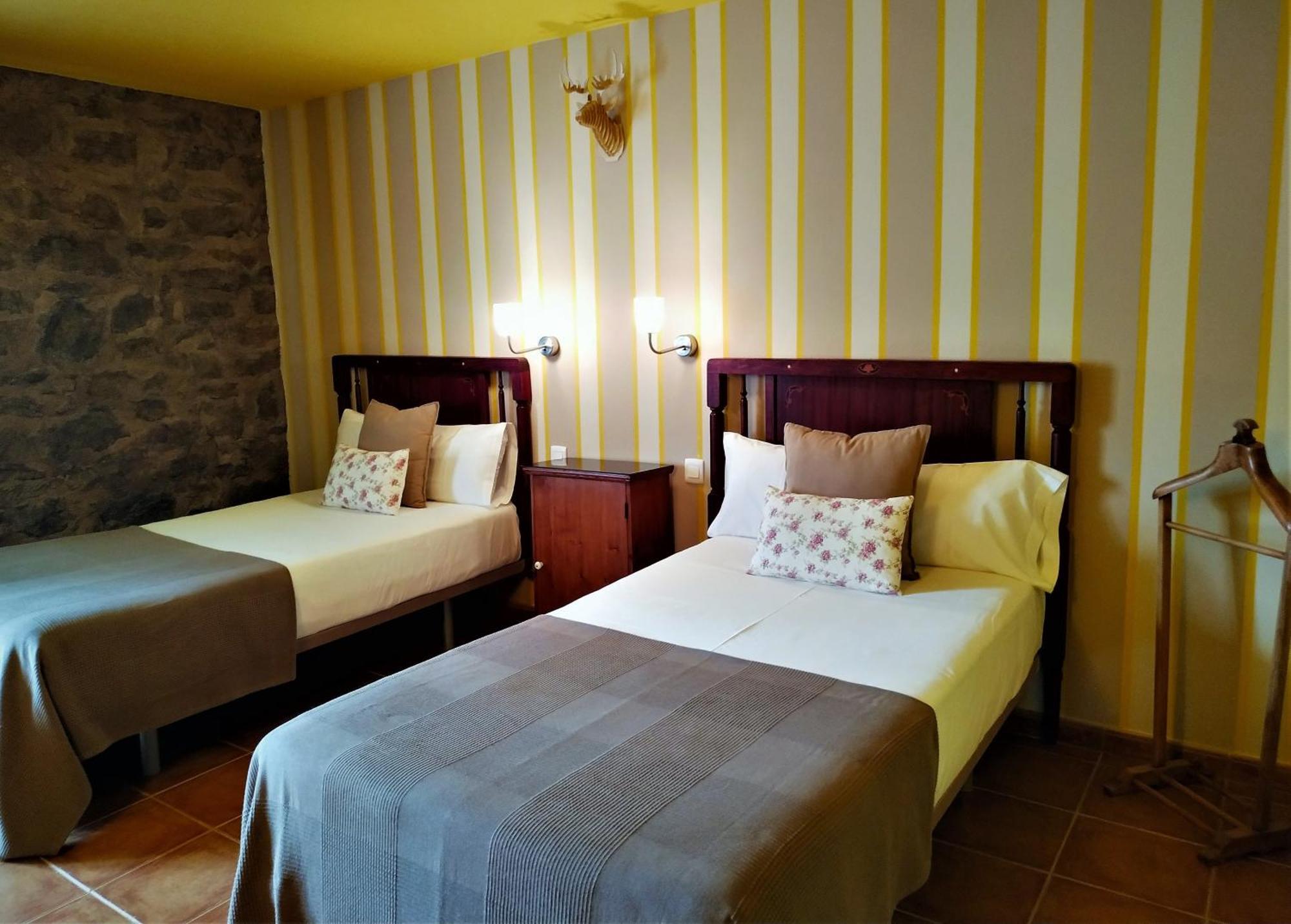 Hotel Rural Curia El Castellar Exterior photo